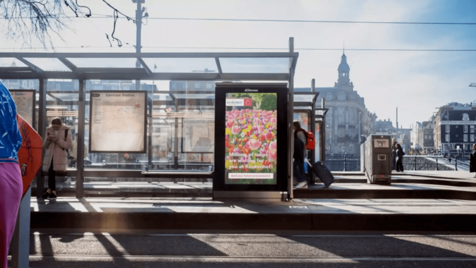 DOOH: Amsterdã vai proibir publicidade de produtos de carne e combustíveis fósseis em espaços públicos